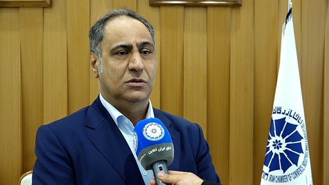 همه بازرگانان واقعی از تک نرخی شدن ارز استقبال می‌کنند | دولت و مردم باید چند ماه فشارها و حتی سنگ‌اندازی‌ها را تحمل کنند