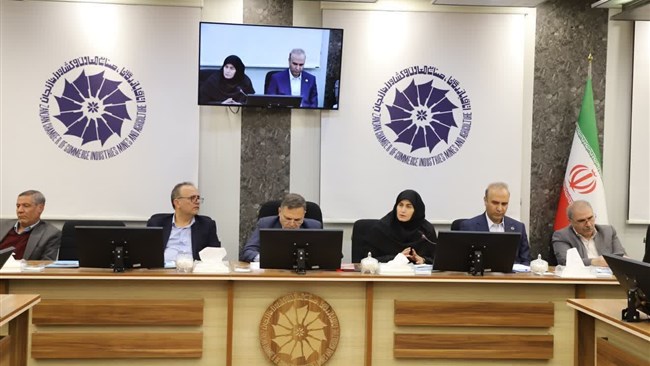 تک‌نرخی شدن ارز و بازنگری در مهلت‌های ارزی صادرکنندگان تسریع شود