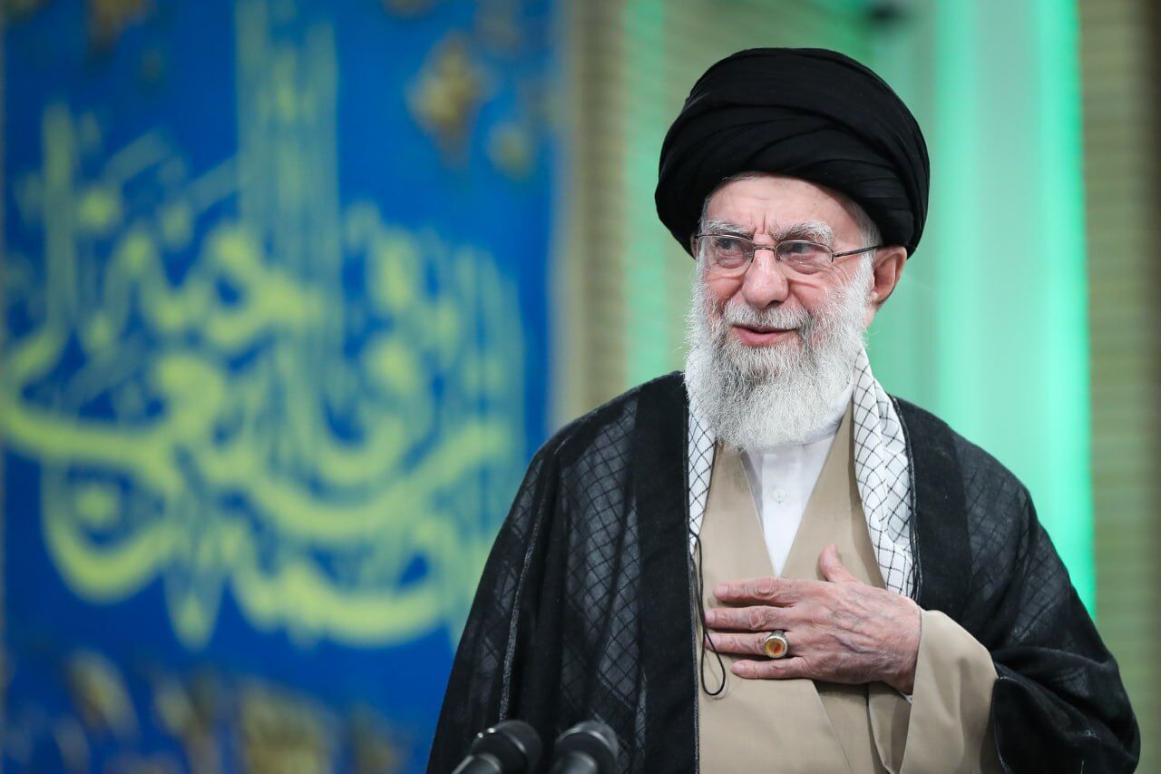 رهبر معظم انقلاب: کارگر سرمایه اصلی برای تحقق شعار سال است