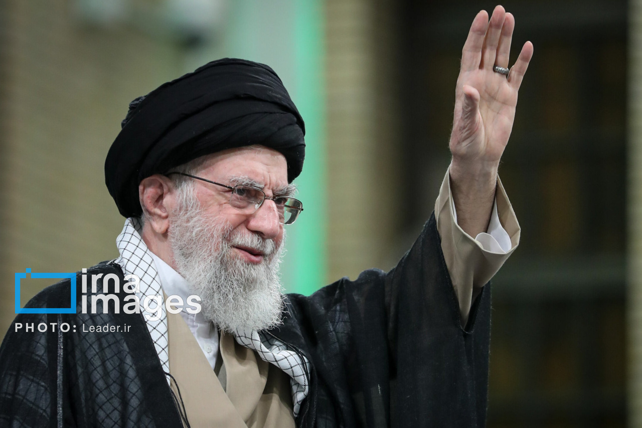 دیدار جمعی از معلمان سراسر کشور با رهبر انقلاب آغاز شد
