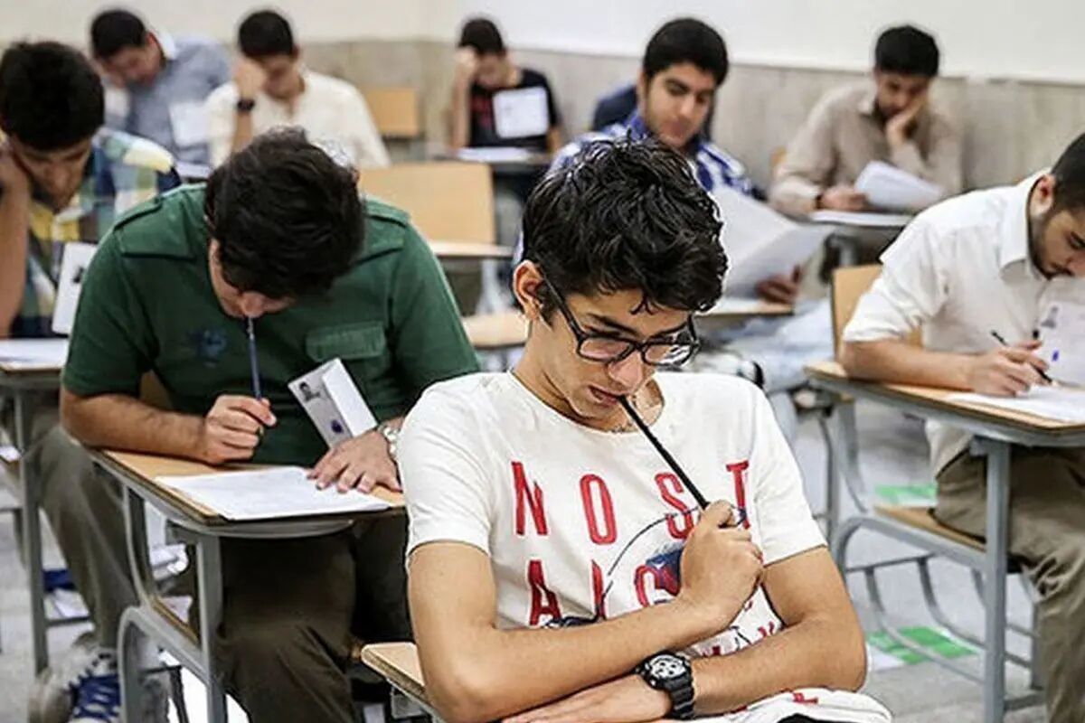 نمره سئوالات امتحانات نهایی توسط ۲ دبیر به صورت مجزا و بی‌اطلاع از هم تعیین می‌شود