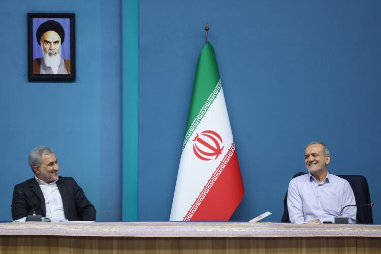 پزشکیان: در مذاکرات از اصول خود عقب‌نشینی نمی‌کنیم، تنش‌ هم نمی‌خواهیم