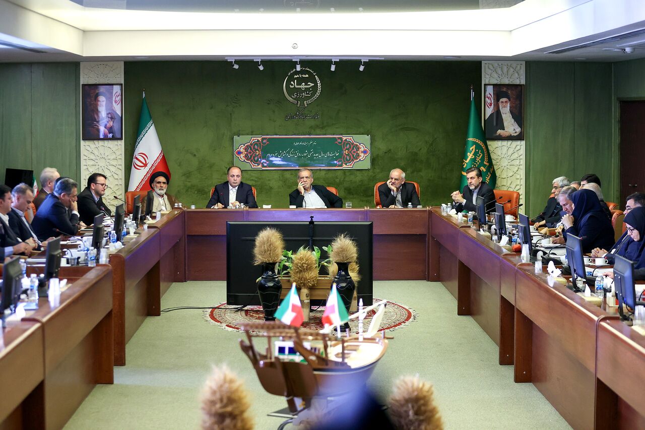 پزشکیان: نظام داده‌ها و الگوی کشت کشور براساس ظرفیت‌ها و اقلیم مناطق مختلف تهیه شود