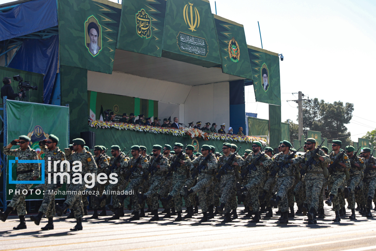 ارتش تا آخرین قطره خون خود به آرمان های انقلاب اسلامی پایبند است