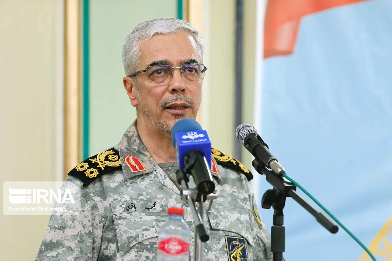 پلیس مقتدر و مردمی باید افسر جنگ شناختی و امنیت مردم باشد
