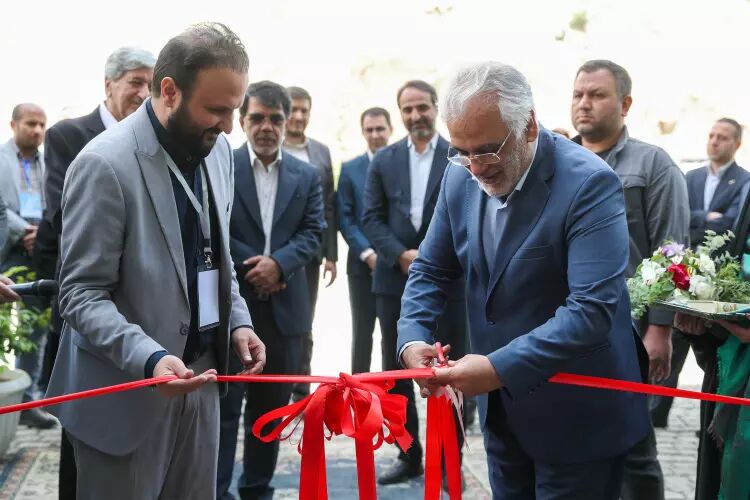 هفتمین جشنواره دانش‌آموزی فرهیختگان جوان دانشگاه آزاد گشایش یافت