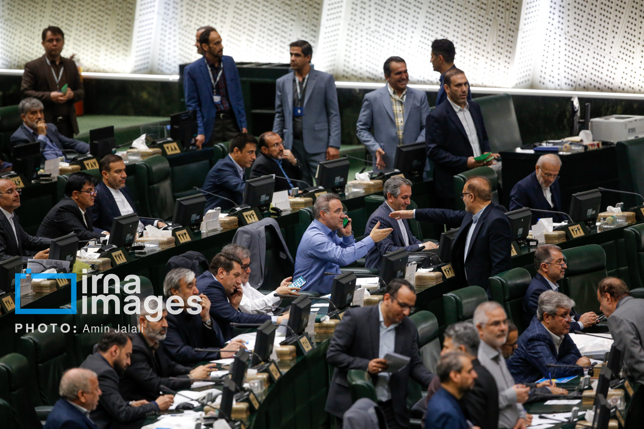 اعلام وصول و معرفی وزیر پیشنهادی اقتصاد در دستور کار مجلس قرار گرفت