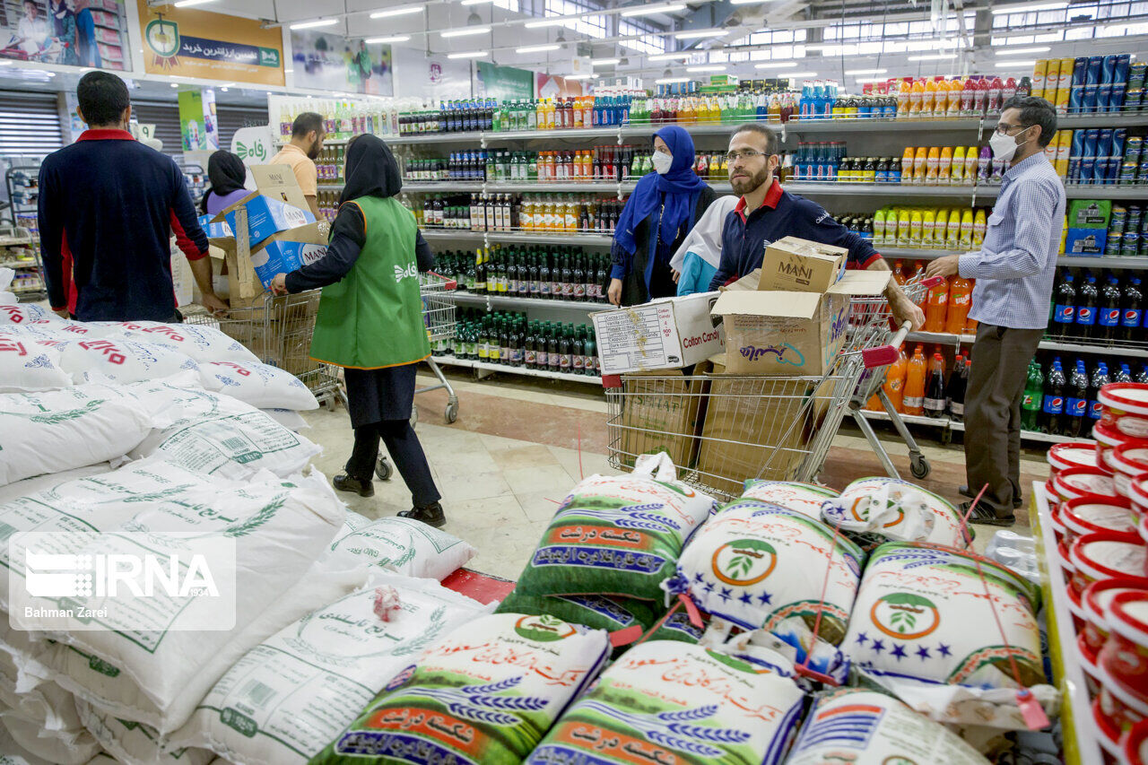 بازار ایران مشکلی در تامین و توزیع کالاهای اساسی ندارد